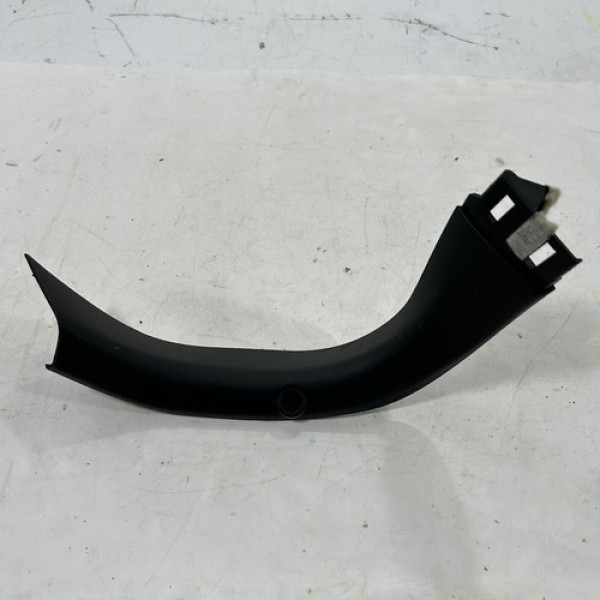 Moldura Interna Tampa Traseira Esquerda Bmw 120i 2016 a 2018