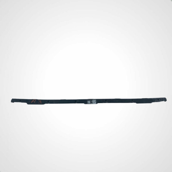 Guia Central Parachoque Audi A3 1997 A 2006 Traseiro