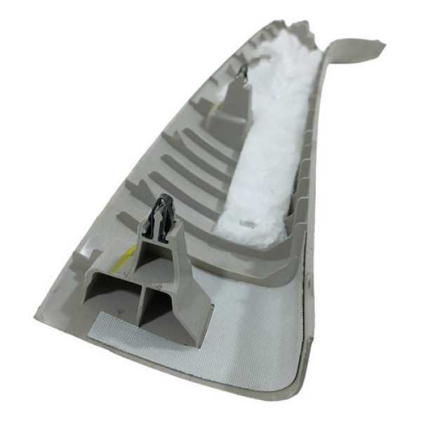 Moldura Coluna Dianteira Direita Versa 2021 A 2023