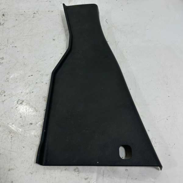 Moldura Coluna Esquerda Volkswagen Amarok 2.0 2012 A 2016