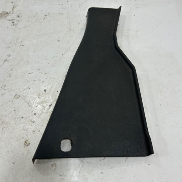 Moldura Coluna Traseira Direita Amarok 2012 A 2016