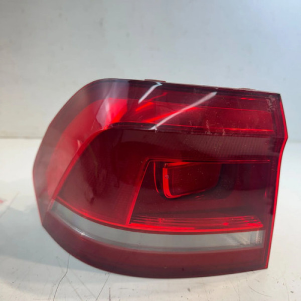 Lanterna Traseira Esquerda Fox 2015 2016 2017 2018 2019 2020 Esquerdo/motorista Vermelho