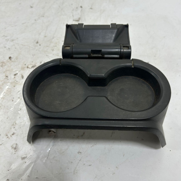 Porta Copo Traseiro Volkswagen Amarok 2012 A 2016 Detalhe Preto