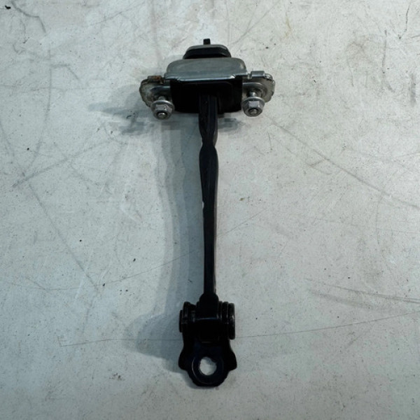 Limitador Porta Dianteira Esquerda Chevrolet Onix 1.0 2013