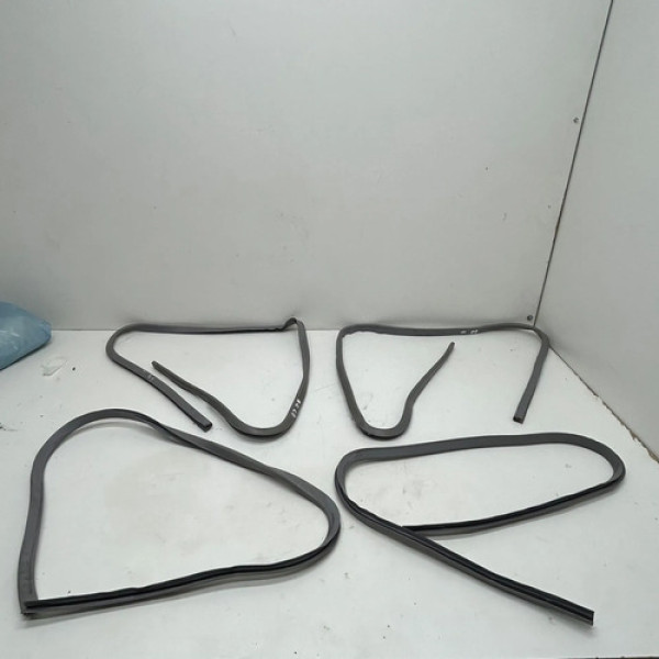 Borracha Acabamento Porta Traseira Esquerda Cherry Qq 2015