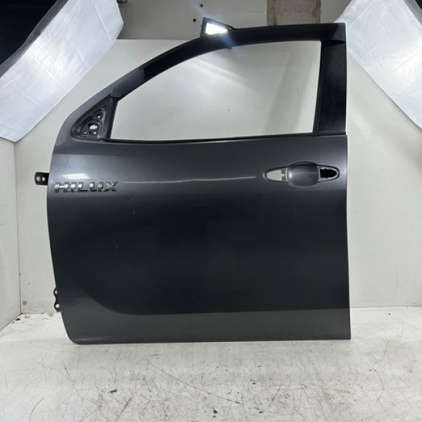 Porta Dianteira Esquerda Toyota Hilux 2016 2017 2018 A 2024 Dianteira Esquerda Preto