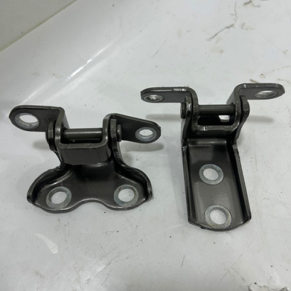 Dobradiça Traseira Direita Toyota Etios 1.5 2017 A 2020 Par