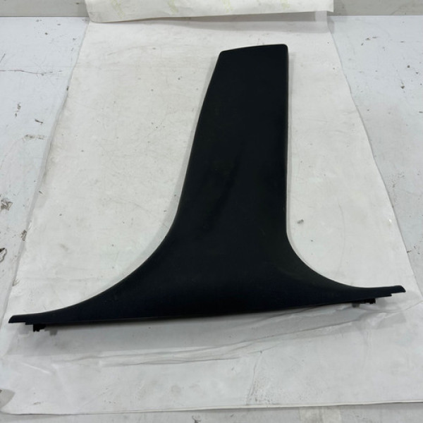 Moldura Inferior Coluna Direita Bmw 120i 2016 a 2018