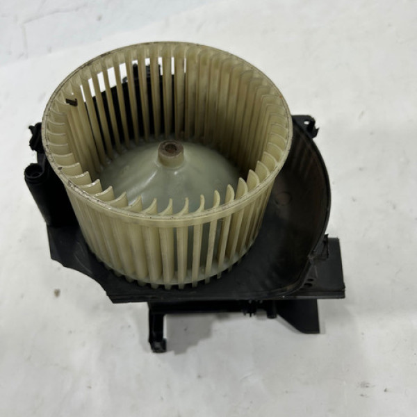 Motor Ventilação Ar Condicionado Polo 2008 a 2013 Detalhe