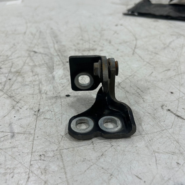 Dobradiça Da Porta Dianteira Esquerda Fiat Mobi 2018 A 2020