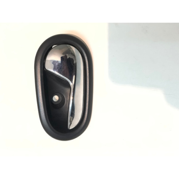 Maçaneta Interna Cromada Diant Direita Sandero 2015/18 C3898 Dianteira