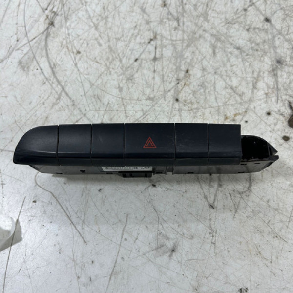 Botão Comando Pisca Alerta Fiat Mobi 2018 A 2020 Preto