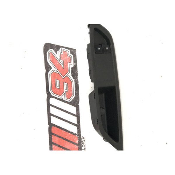 Moldura Porta Botão Vidro Elétrico  Prisma 2017/19 C3067