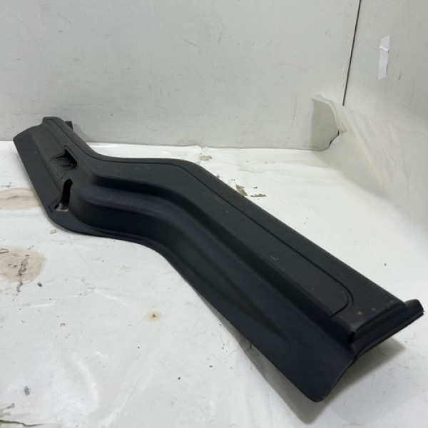 Acabamento Tampa Traseira Superior Discovery 4 2011 A 2015 Preto