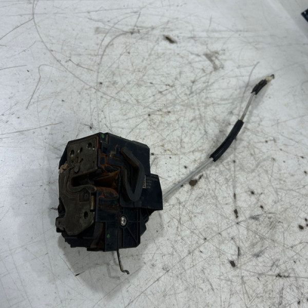 Fechadura Porta Dianteira Esquerda Fiat Mobi 2018 A 2020