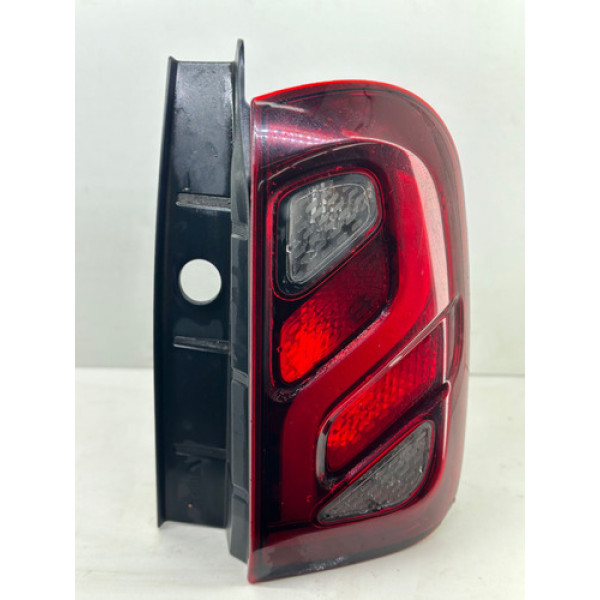 Lanterna Direita Renault Duster 2015 A 2019 Led C5477 Direito