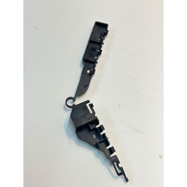 Guia Parachoque Tras Esquerdo Fiesta Sedan 2010 A 2014 C4493