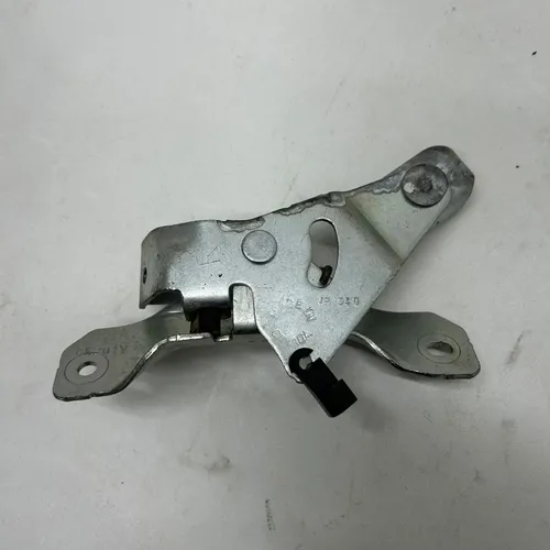 Suporte Maçaneta Porta Traseira Direita Chery Qq 2015 1.0